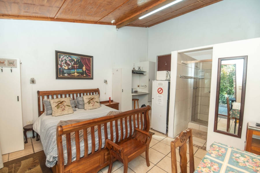 6 Bedroom Property for Sale in Bluewater Bay Eastern Cape